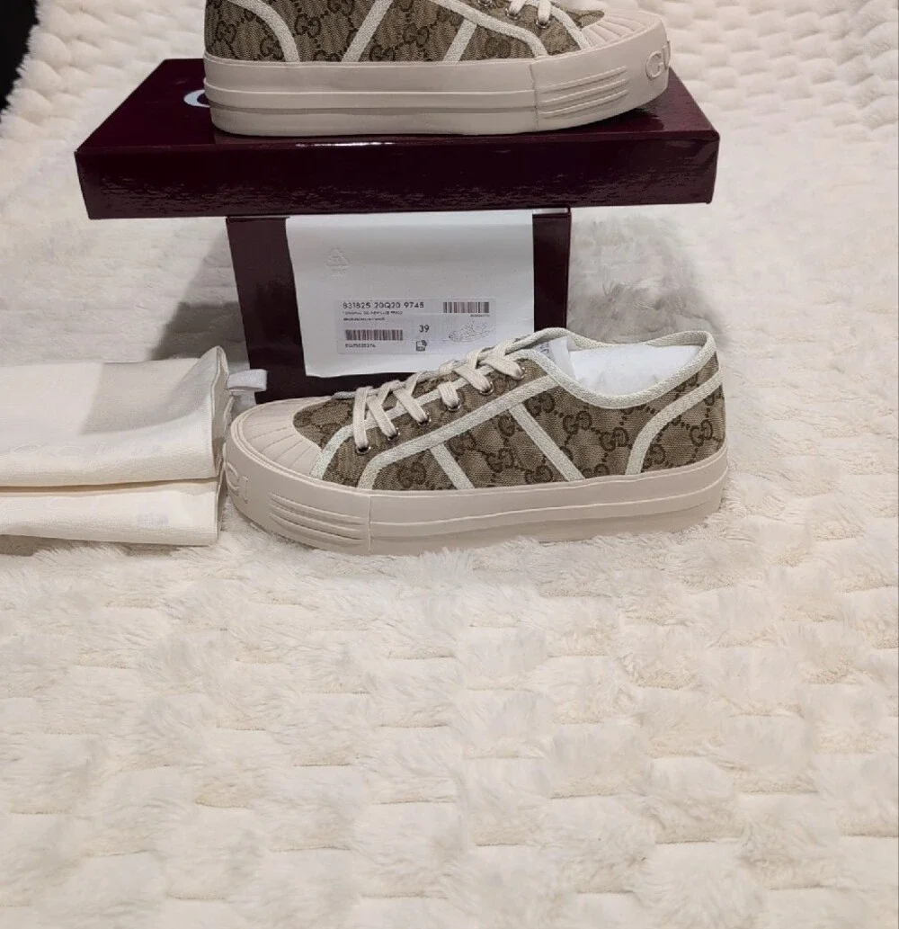 NIB Gucci Beige GG Canvas Platform Lace-Up Sneakers 39